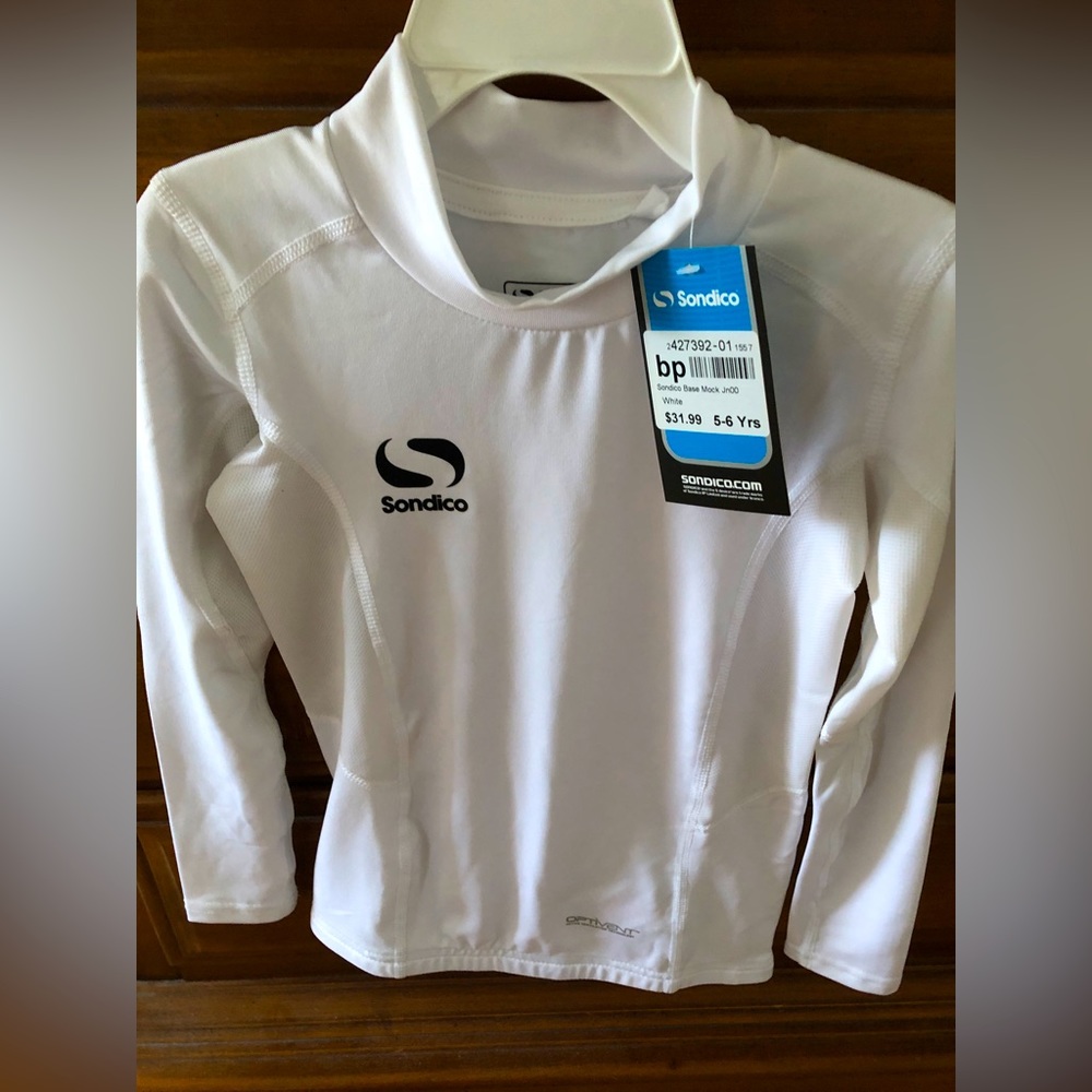 Kids- Sondico compression shirt, long sleeve, size 5-6 years, NWT
